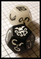 Dice : Dice - Game Dice - Cthulhu Dice by Steve Jackson Glow in the Dark - Ebay Aug 2010